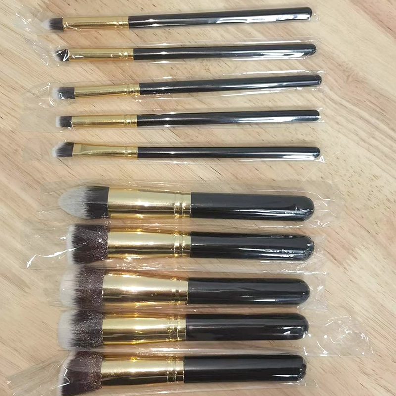 Makeup brush